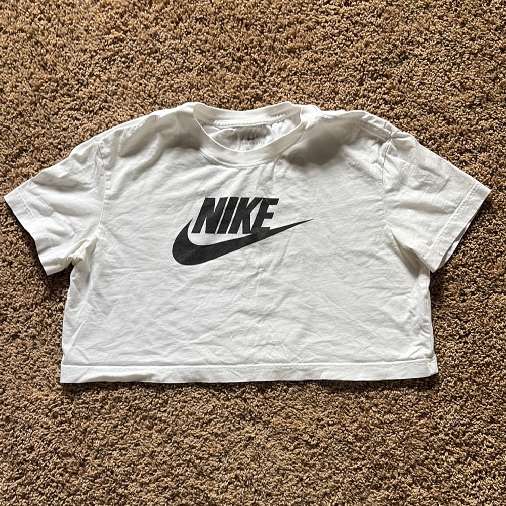 Nike Nike White Cropped T-Shirt